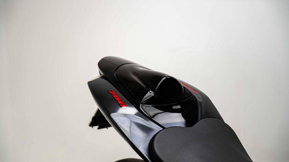 Suzuki GSX R 750 (2006 - 07) (10)