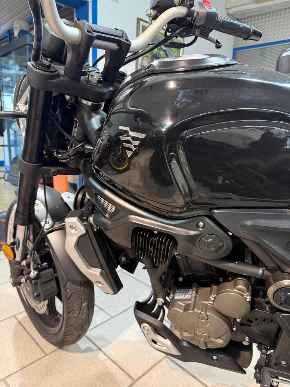 Voge Trofeo 300AC (2021 - 26) (7)