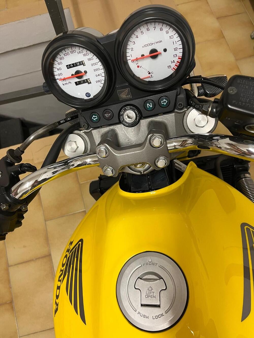 Honda Hornet 600 (2000 - 02) (4)