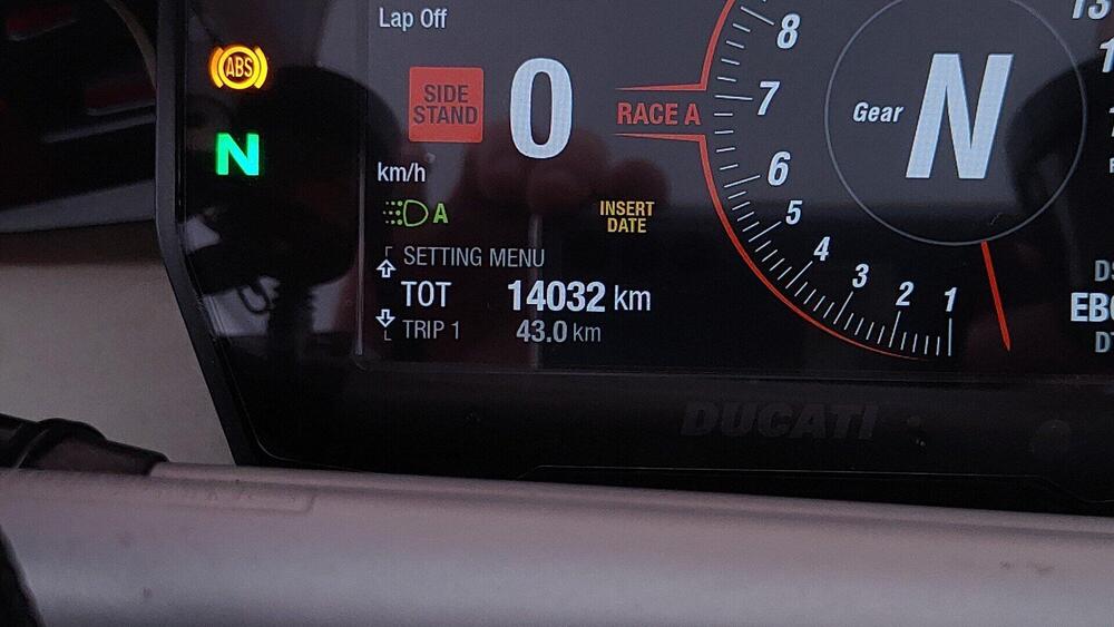 Ducati Panigale V4 S 1100 (2021) (17)