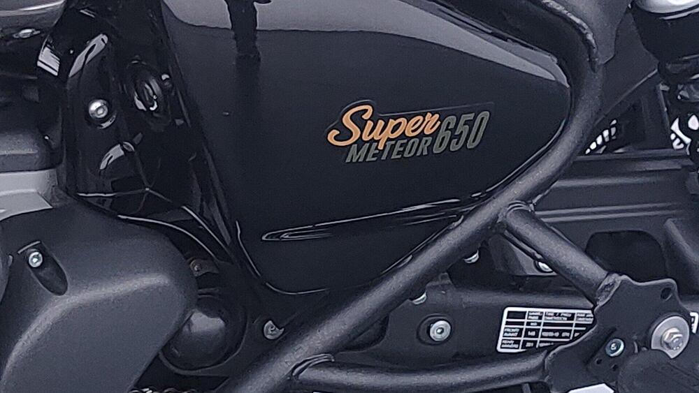 Royal Enfield Super Meteor 650 (2023 - 26) (9)