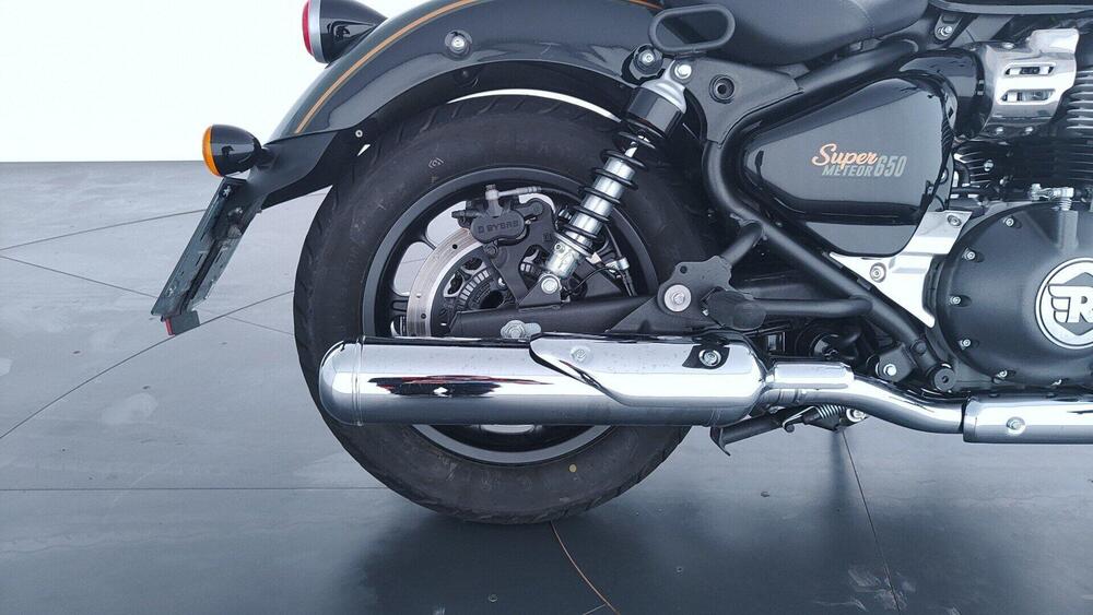 Royal Enfield Super Meteor 650 (2023 - 26) (10)