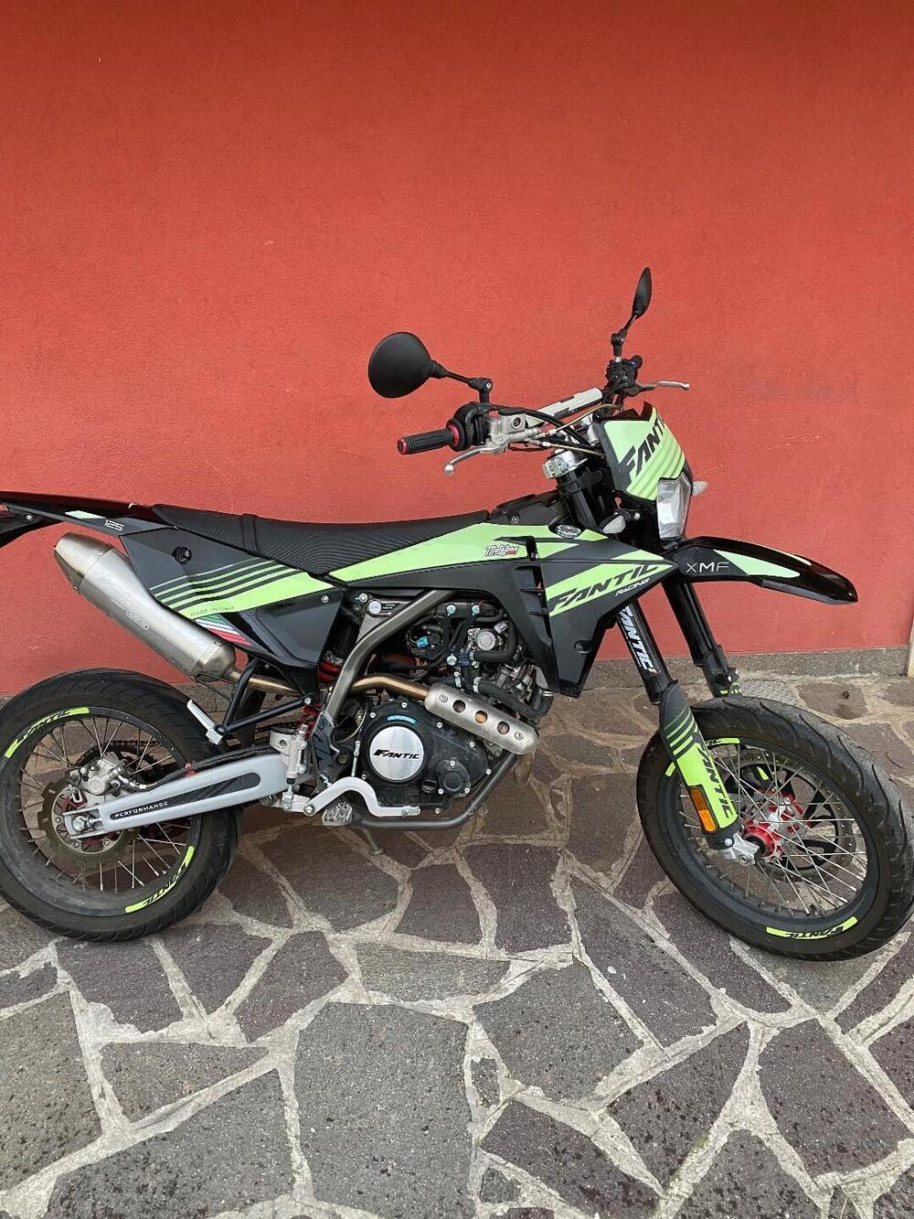 Fantic Motor XMF 125 Motard Performance 4T (2023 - 24) (2)