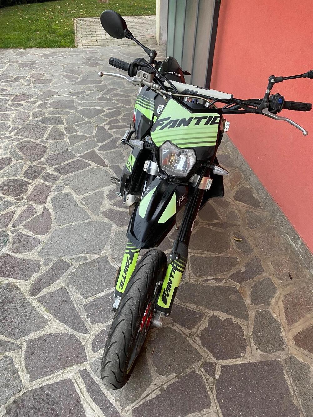 Fantic Motor XMF 125 Motard Performance 4T (2023 - 24) (4)