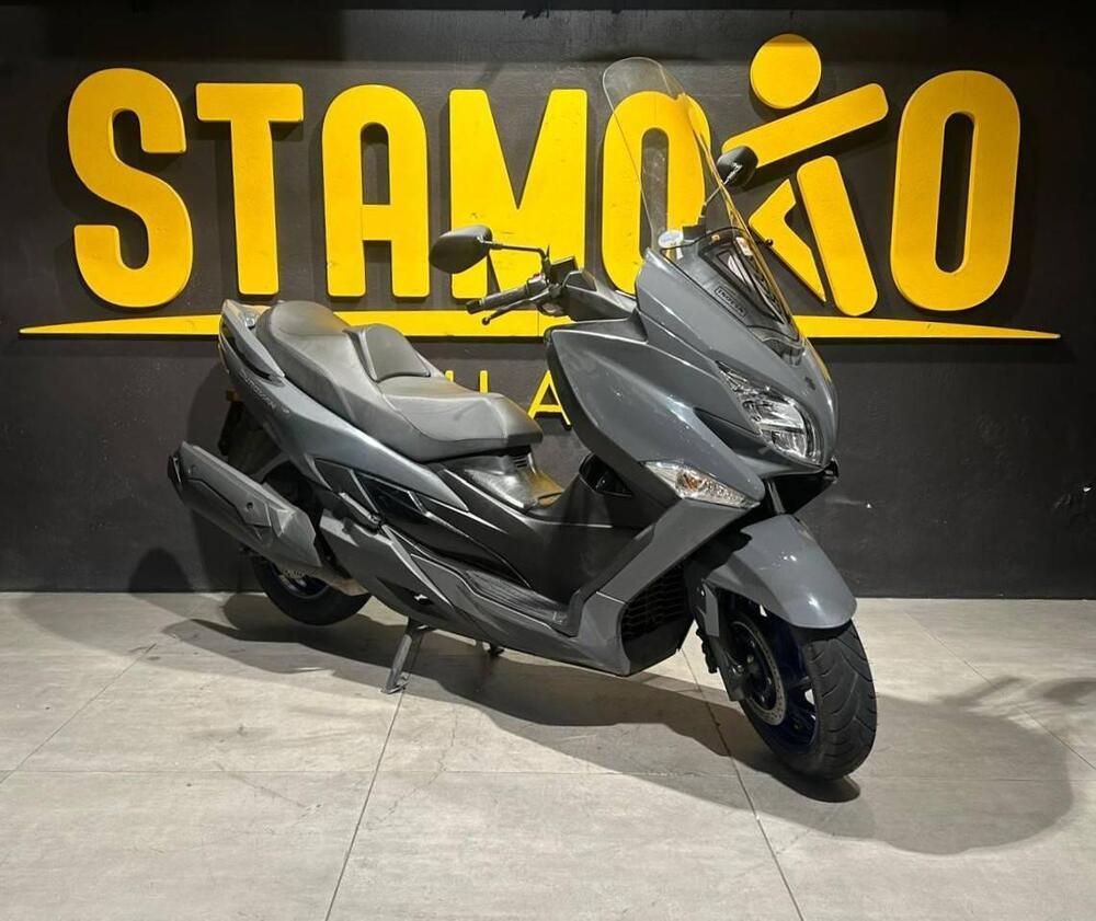Suzuki Burgman 400 (2022 - 24) (2)