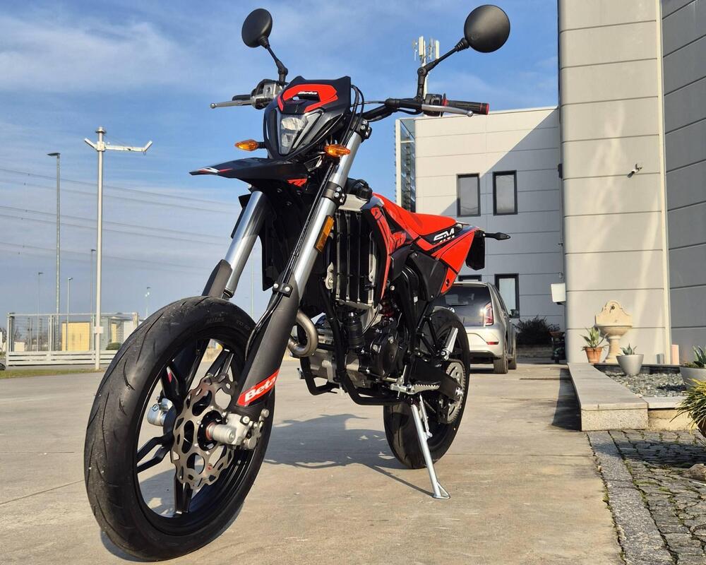 Betamotor RR 125 4T Motard T (2025 - 26) (3)