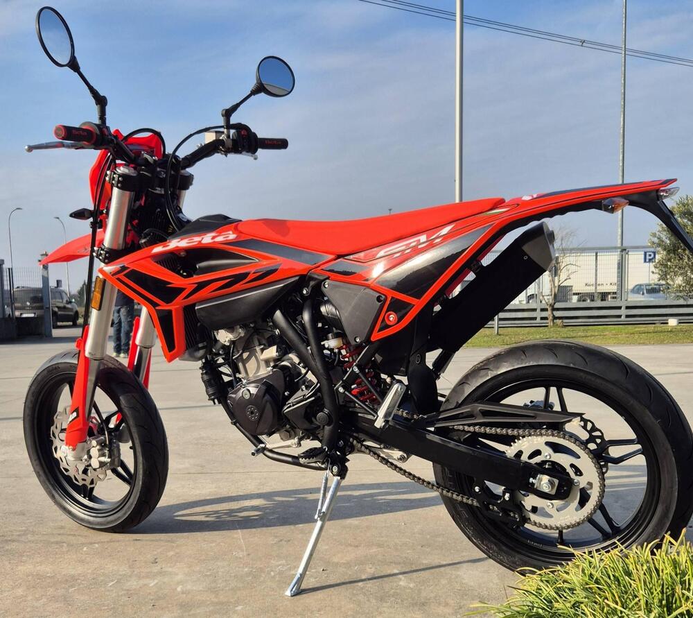 Betamotor RR 125 4T Motard T (2025 - 26) (3)