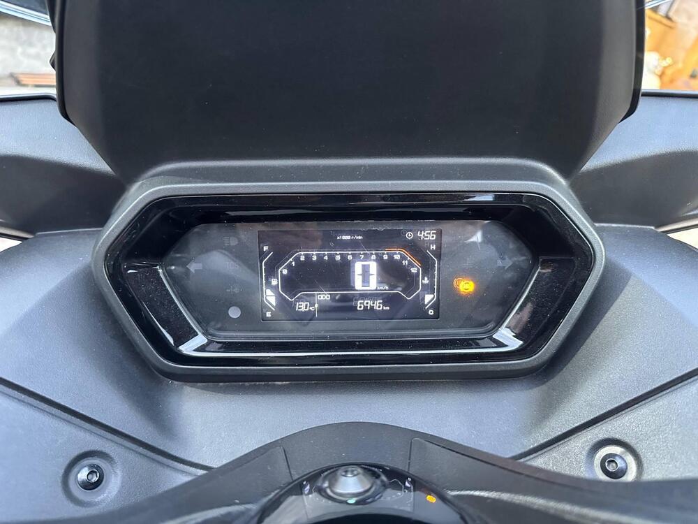 Yamaha X-Max 300 (2021 - 24) (7)