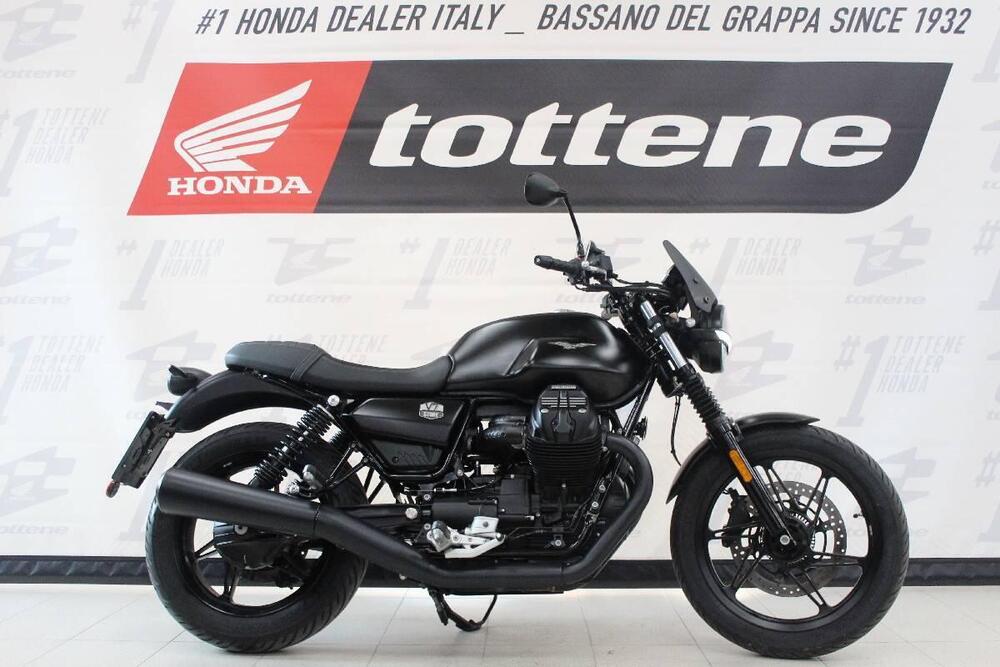 Moto Guzzi V7 Stone (2021 - 24)
