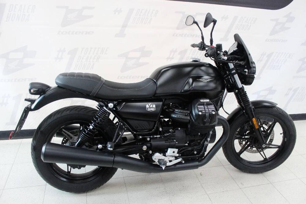 Moto Guzzi V7 Stone (2021 - 24) (2)
