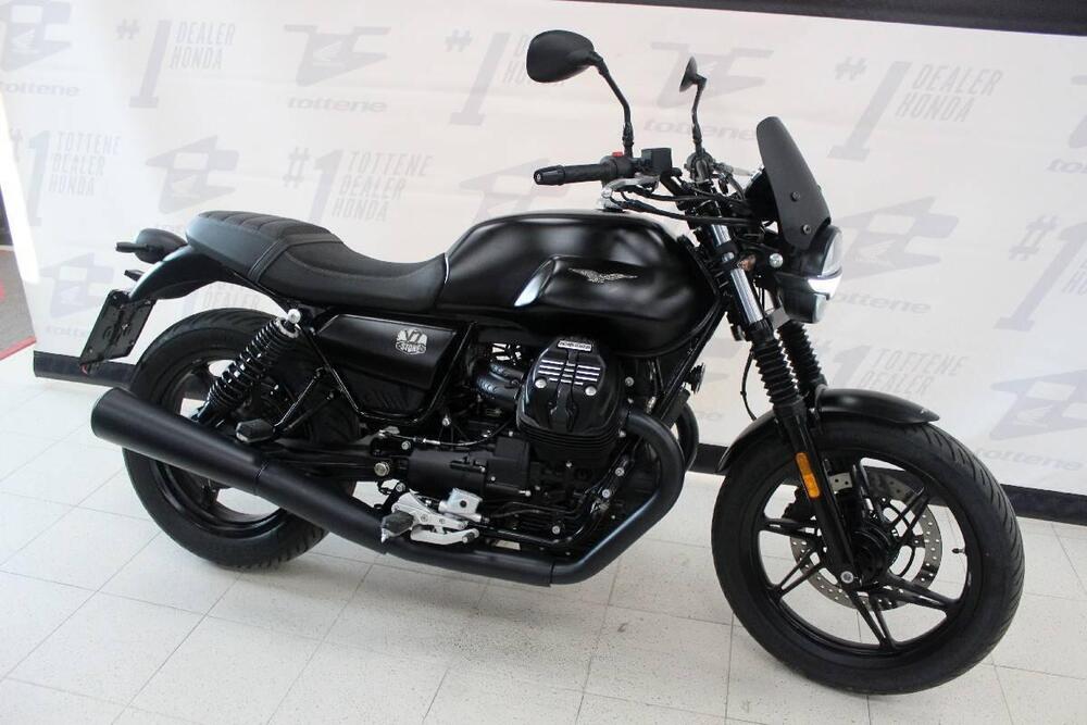 Moto Guzzi V7 Stone (2021 - 24) (3)