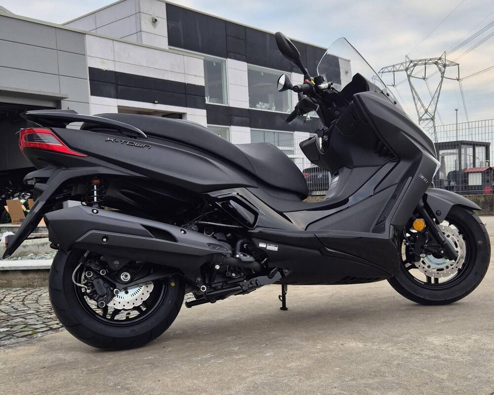 Kymco X-Town 300i (2025 - 26) (2)