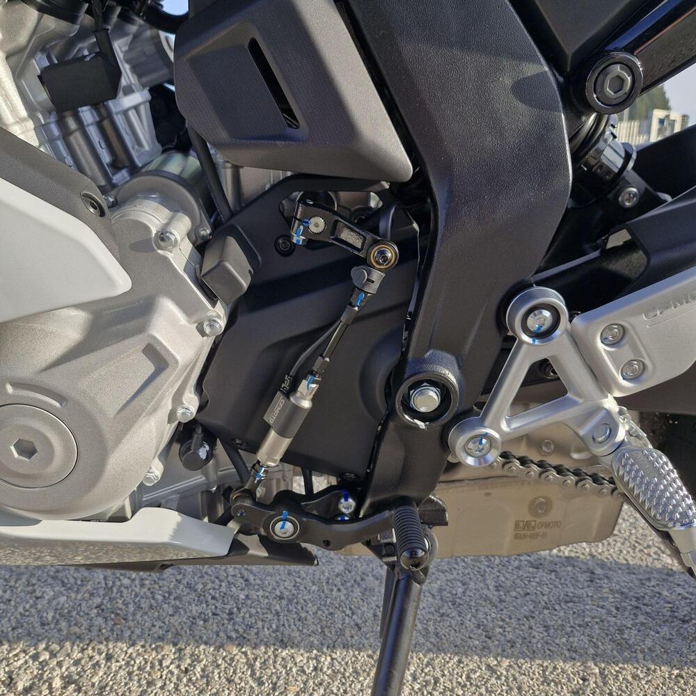 CFMOTO 675SR-R (2025 - 26) (12)