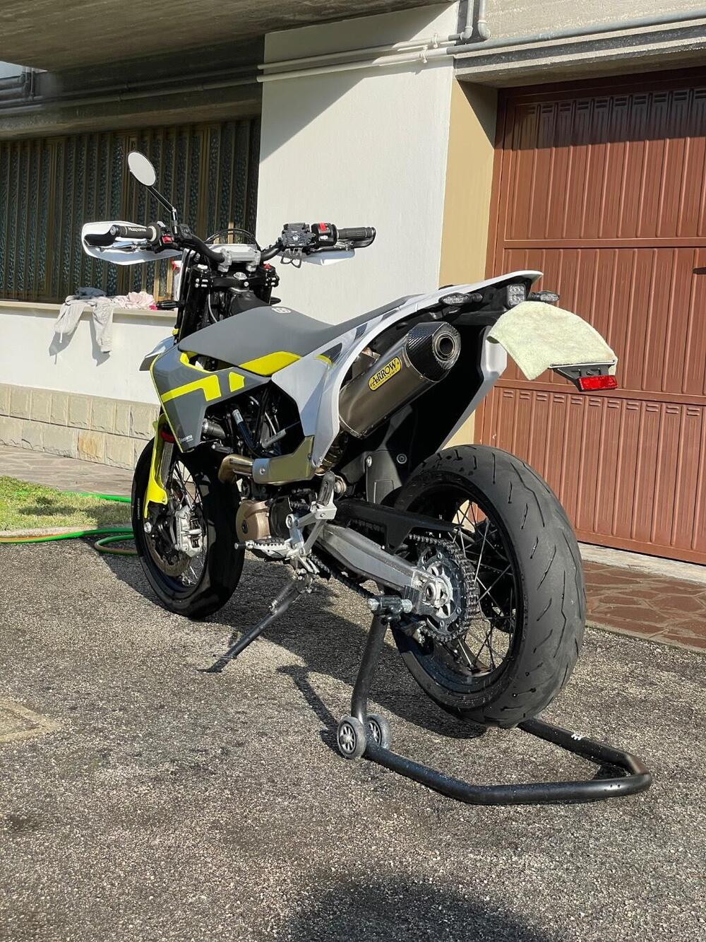 Husqvarna 701 Supermoto (2020) (3)
