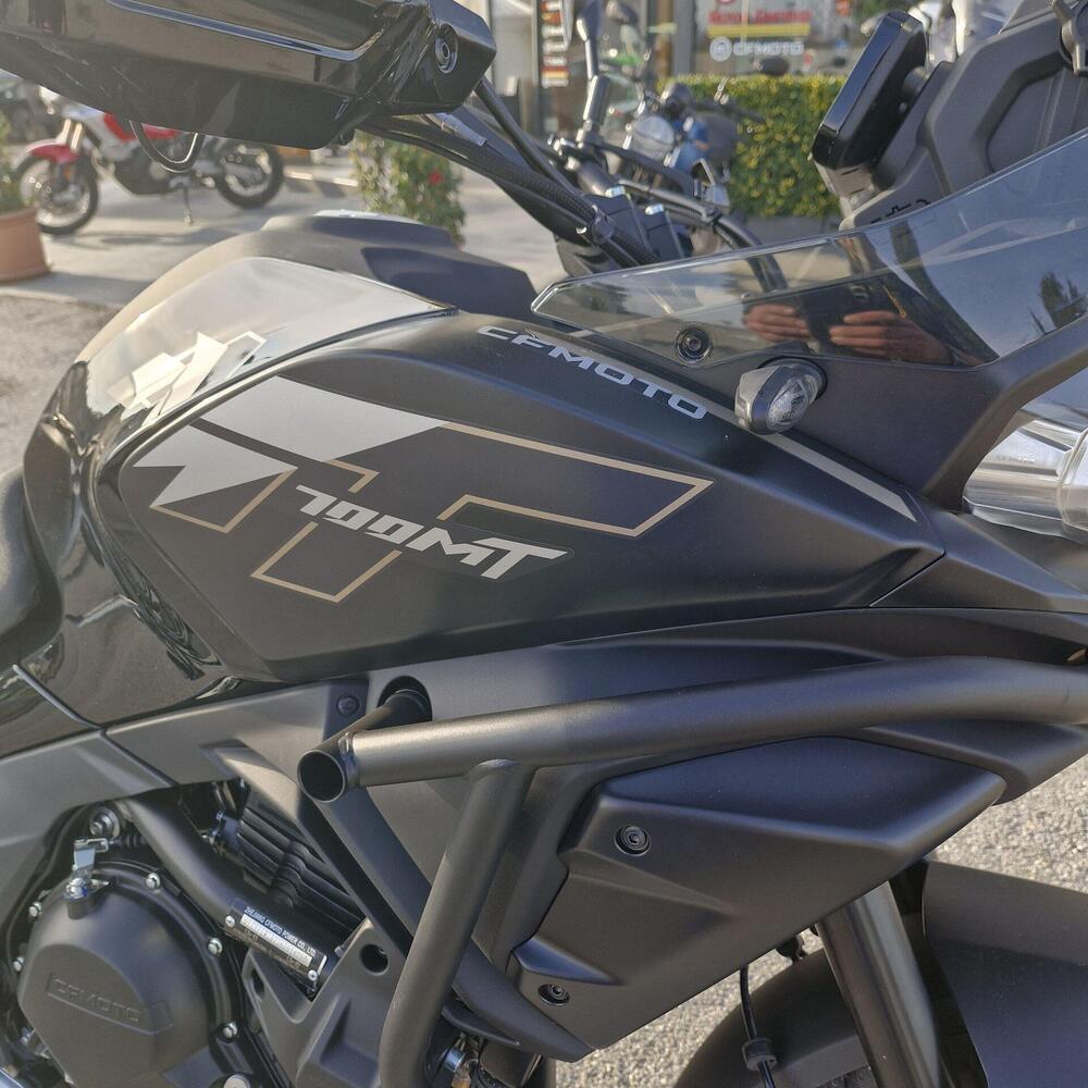 CFMOTO 700MT Adventure (2025 - 26) (10)