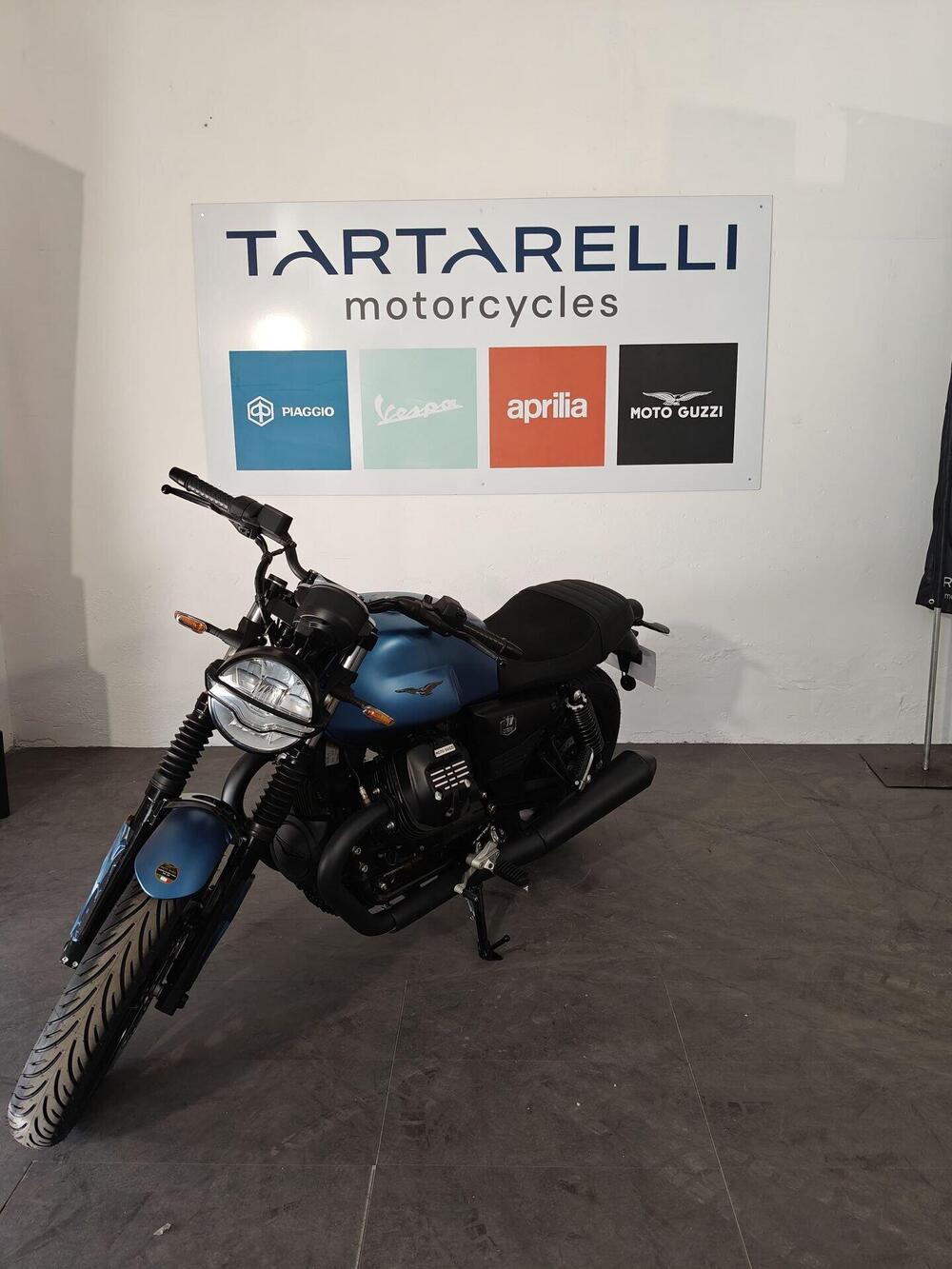 Moto Guzzi V7 Stone (2025 - 26)