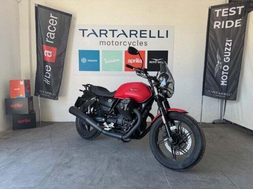 Moto Guzzi V7 Stone (2021 - 24) (2)
