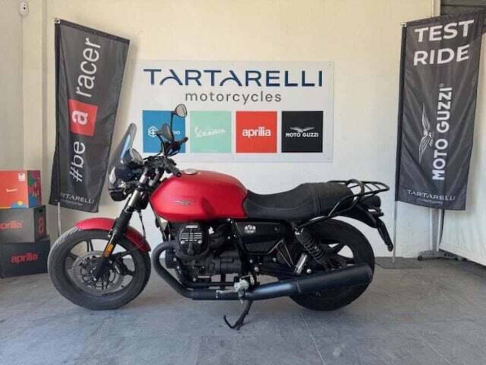Moto Guzzi V7 Stone (2021 - 24) (4)