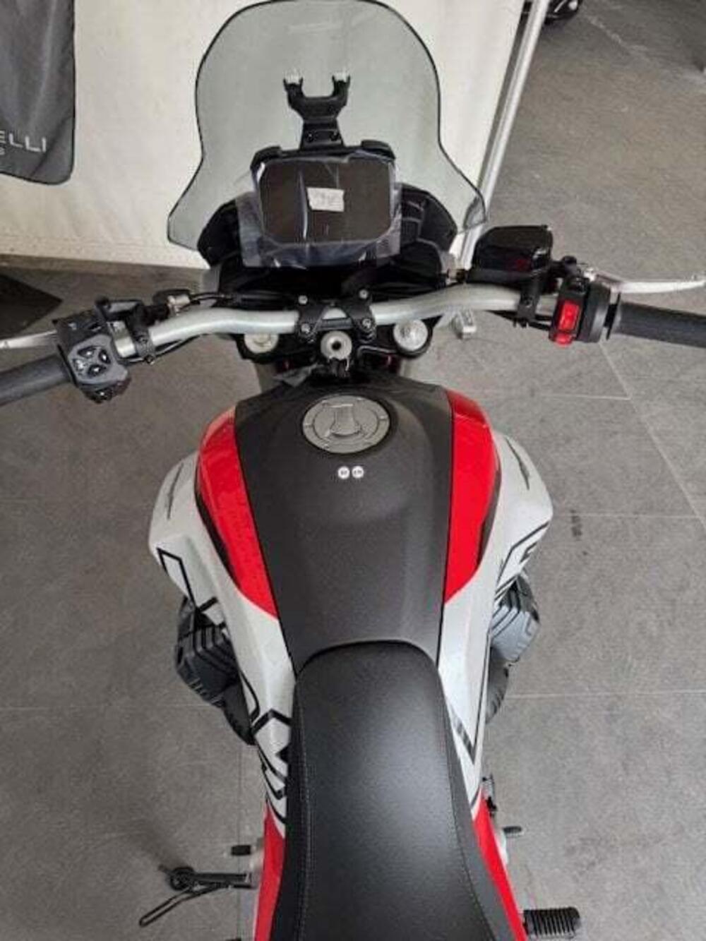 Moto Guzzi V85 TT (2024 - 26) (5)