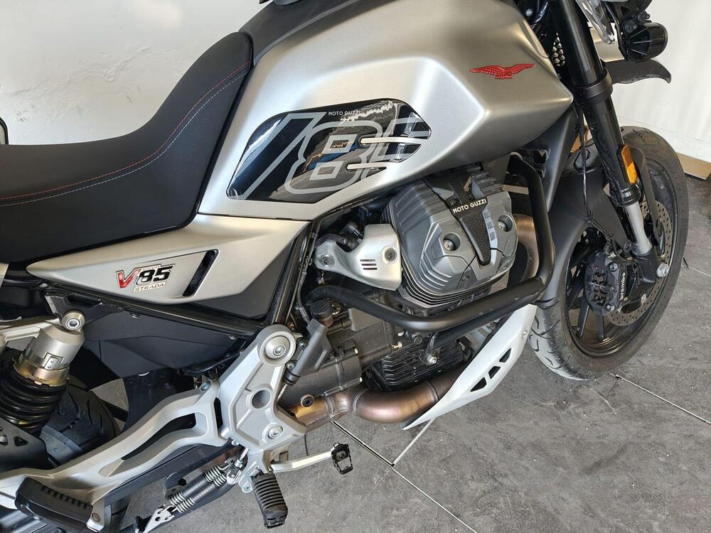 Moto Guzzi V85 Strada (2024 - 26) (5)