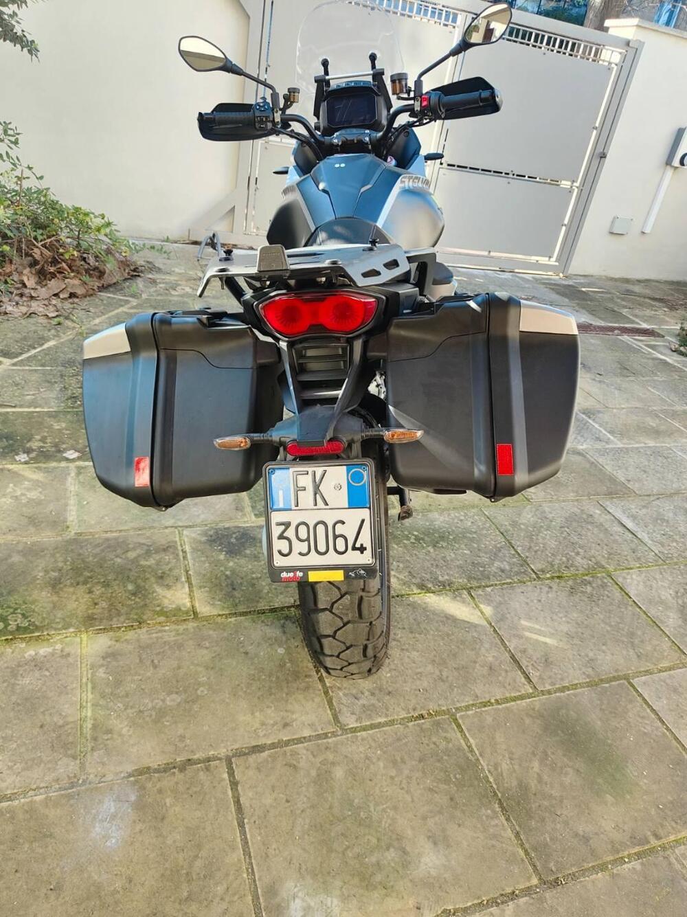 Moto Guzzi Stelvio (2024 - 26) (3)