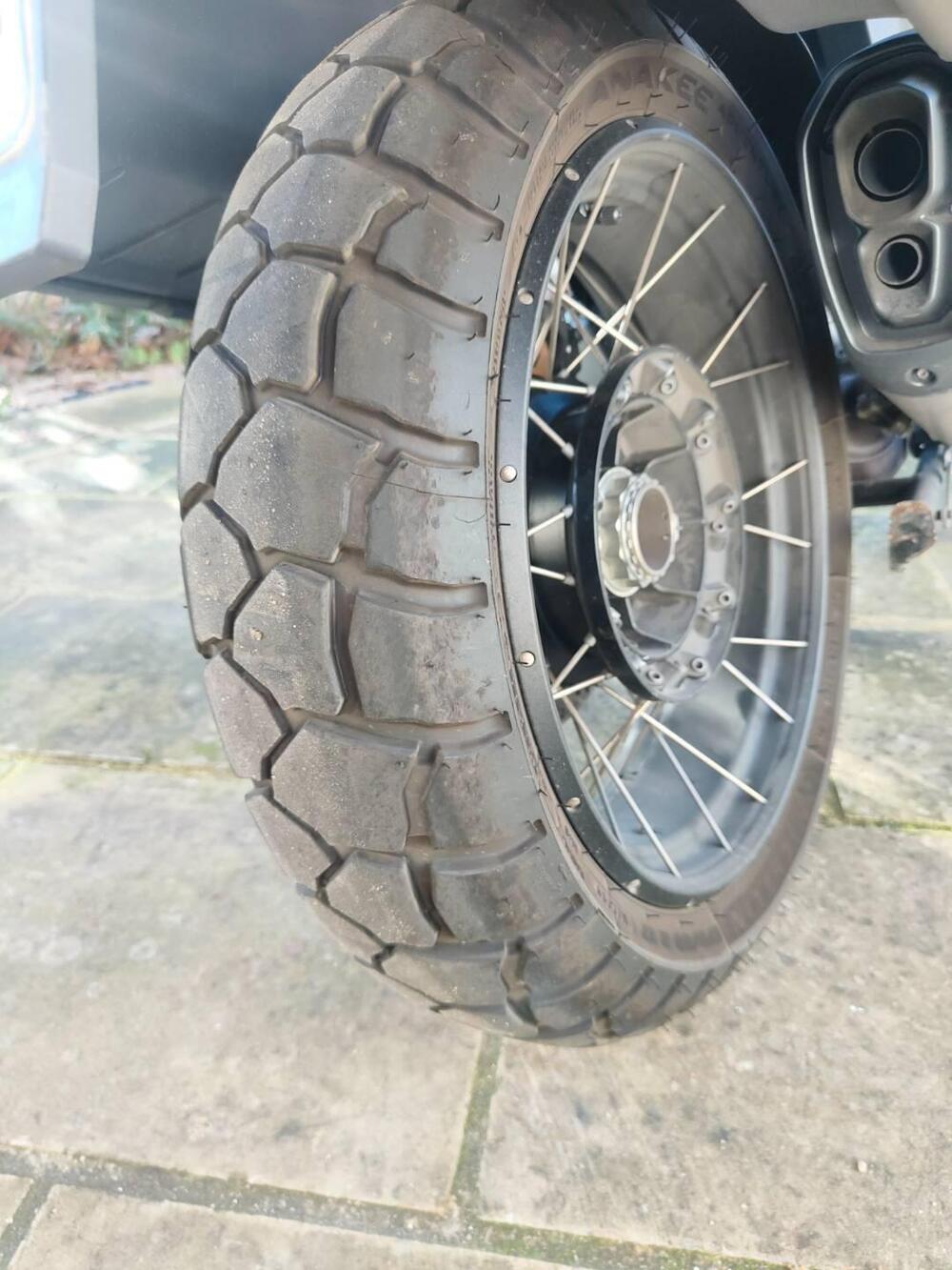 Moto Guzzi Stelvio (2024 - 26) (4)