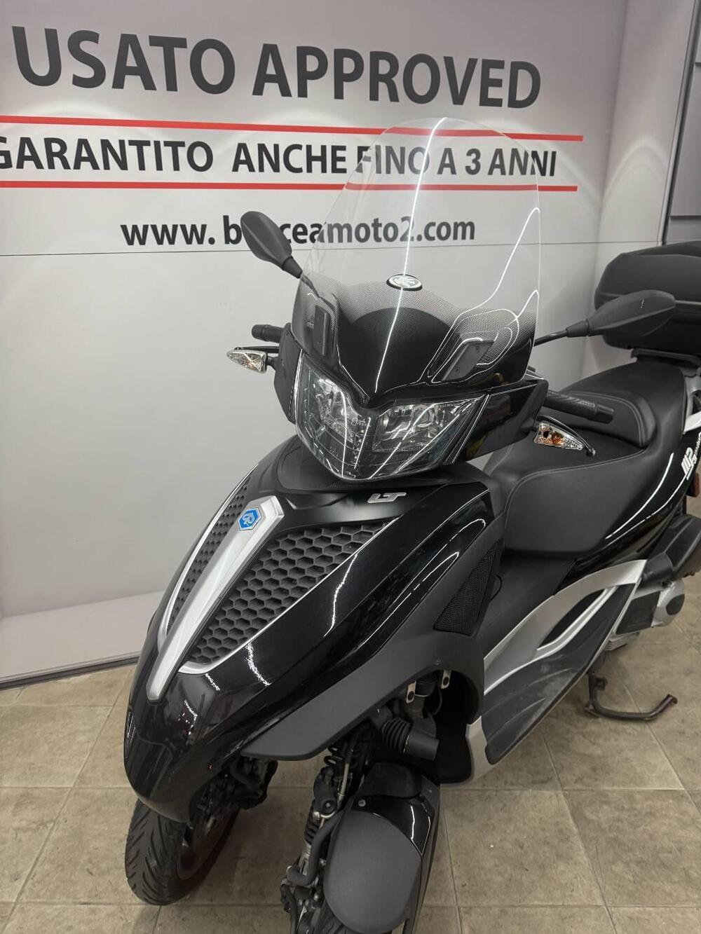Piaggio Mp3 300 LT Yourban Sport (2017 - 19) (4)