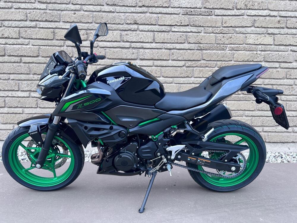 Kawasaki Z 500 SE (2024 - 26) (8)