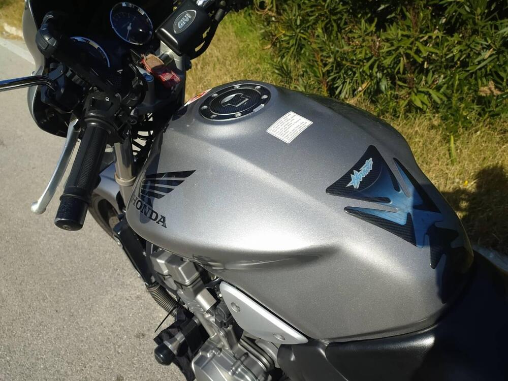 Honda Hornet 900 (3)