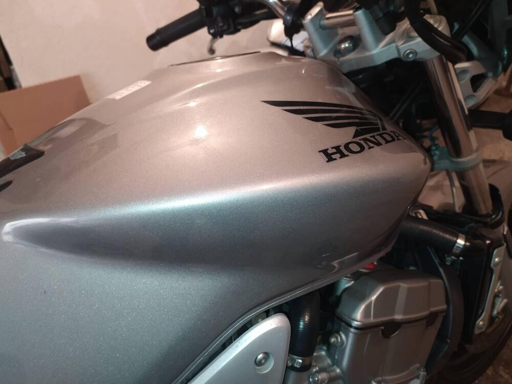 Honda Hornet 900 (4)