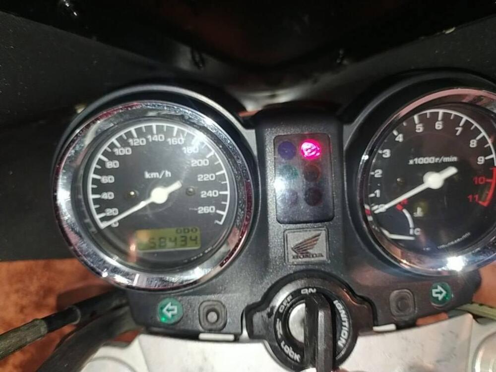 Honda Hornet 900 (5)