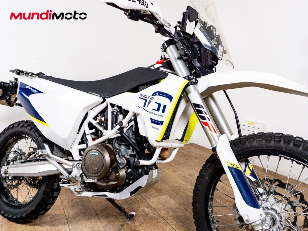 Husqvarna 701 Enduro (2016) (2)