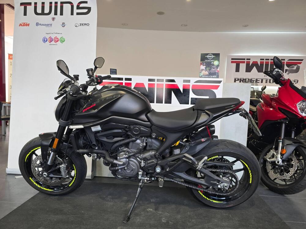 Ducati Monster 937 + (2021 - 25) (5)