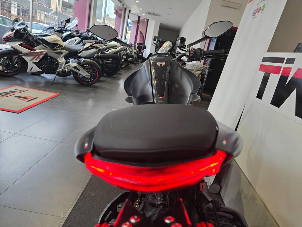 Ducati Monster 937 + (2021 - 25) (10)