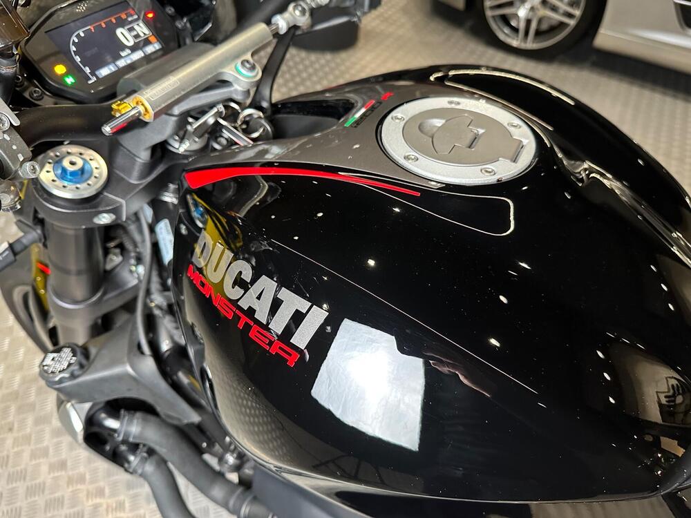 Ducati Monster 1200 R (2016 - 19) (16)