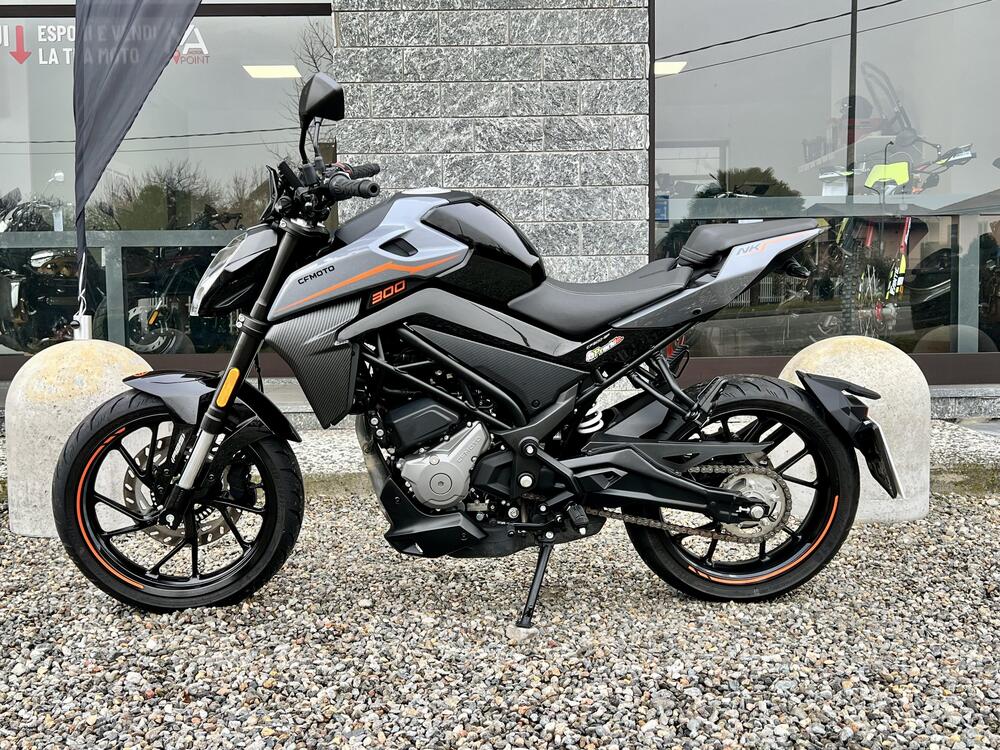 CFMOTO 300NK (2021 - 26) (4)