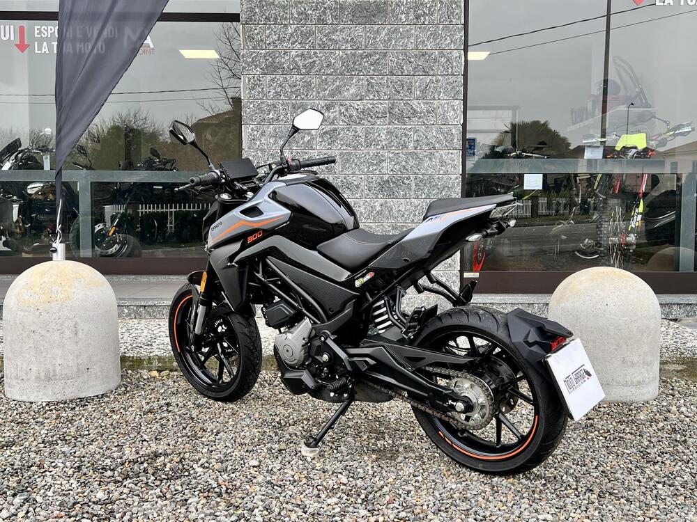 CFMOTO 300NK (2021 - 26) (5)