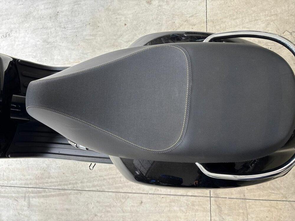 Vespa GTS 300 Super Hpe (2018 - 19) (8)