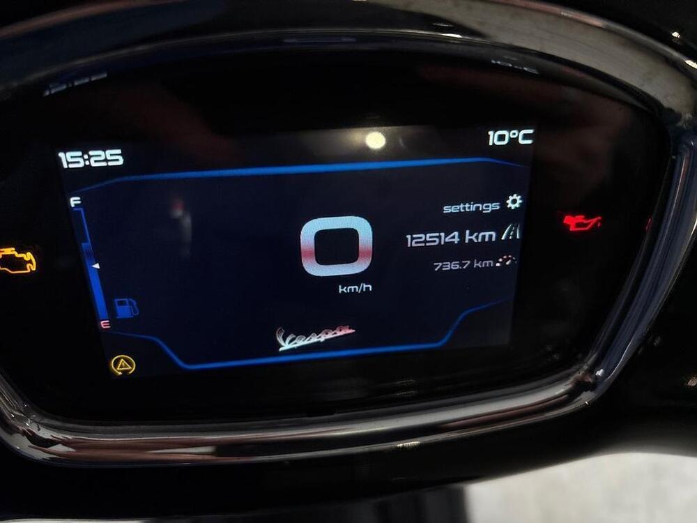 Vespa GTS 300 Super Hpe (2018 - 19) (7)