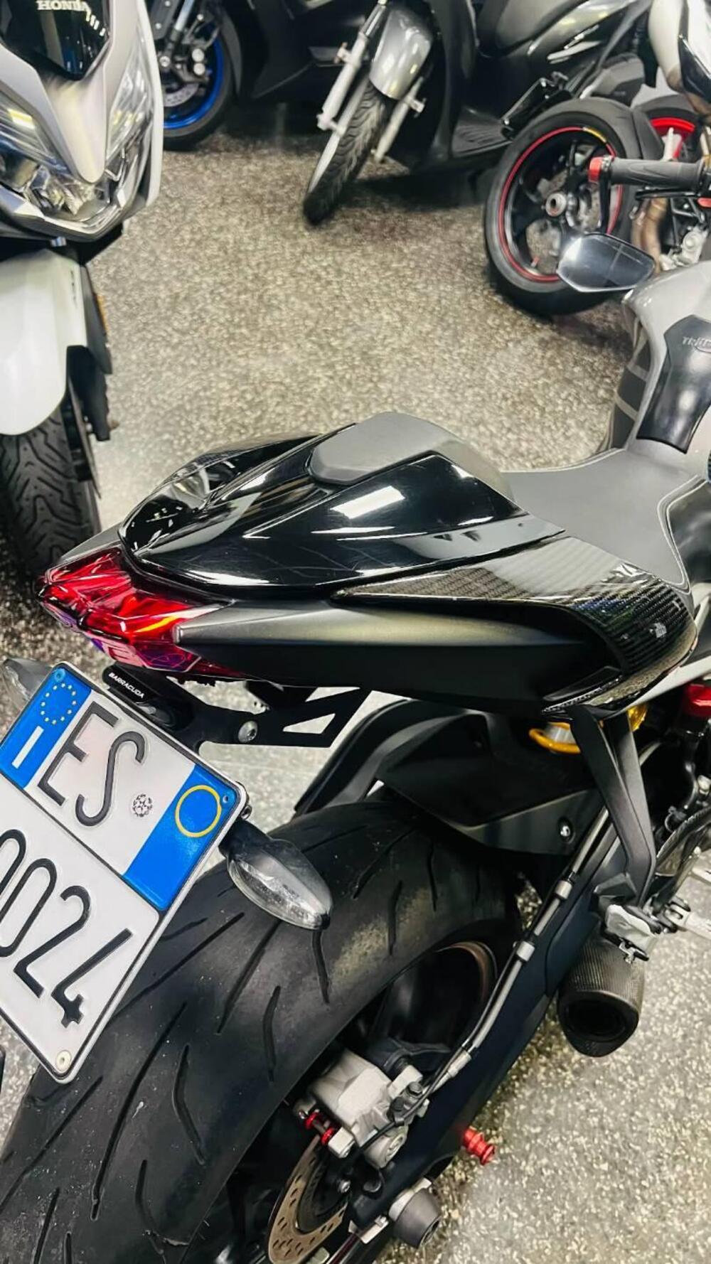 Triumph Street Triple RS (2020 - 22) (2)