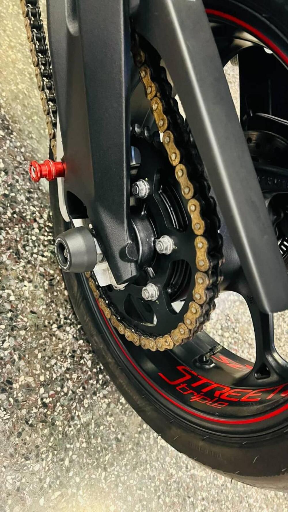 Triumph Street Triple RS (2020 - 22) (4)