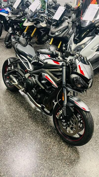 Triumph Street Triple RS (2020 - 22) usata