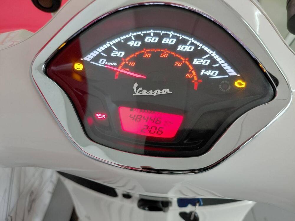 Vespa GTS 300 Super Hpe (2018 - 19) (4)