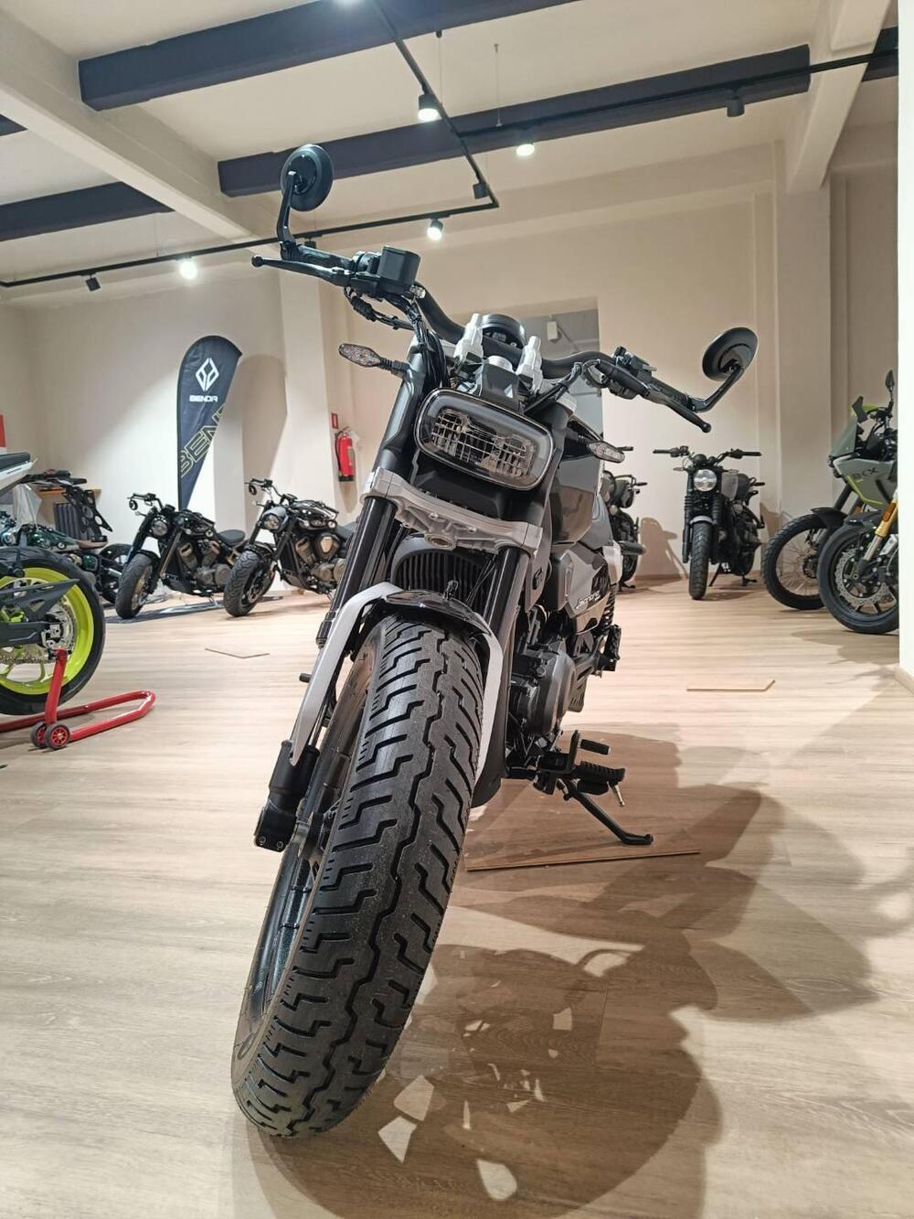 Benelli Leoncino 400 Bobber (2026) (2)