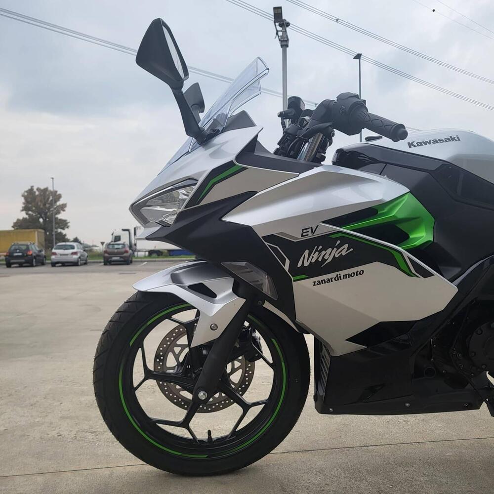 Kawasaki Ninja e-1 (2024 - 25) (2)