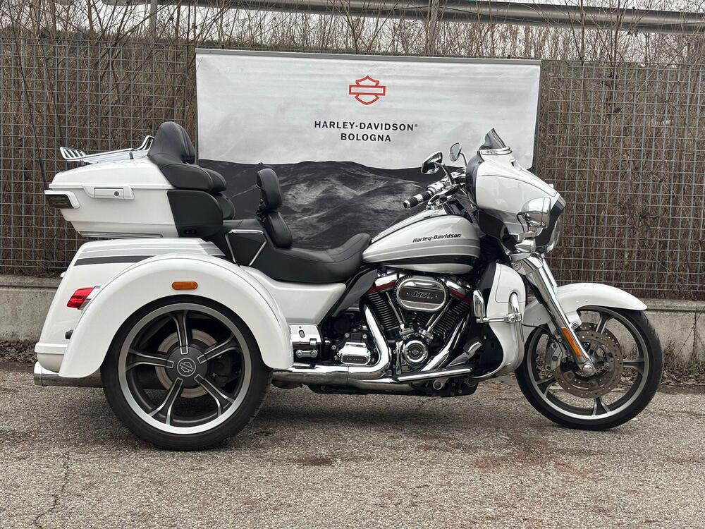 Harley-Davidson 117 CVO Tri Glide Ultra (2020) - FLHTCUTGSE_AF