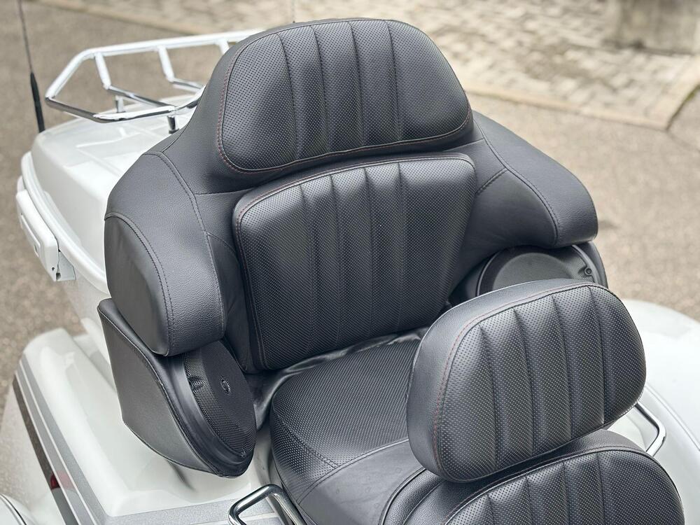 Harley-Davidson 117 CVO Tri Glide Ultra (2020) - FLHTCUTGSE_AF (9)