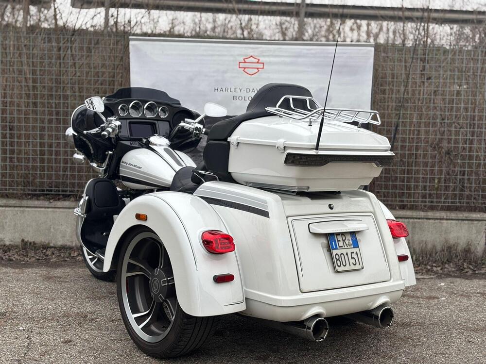 Harley-Davidson 117 CVO Tri Glide Ultra (2020) - FLHTCUTGSE_AF (4)