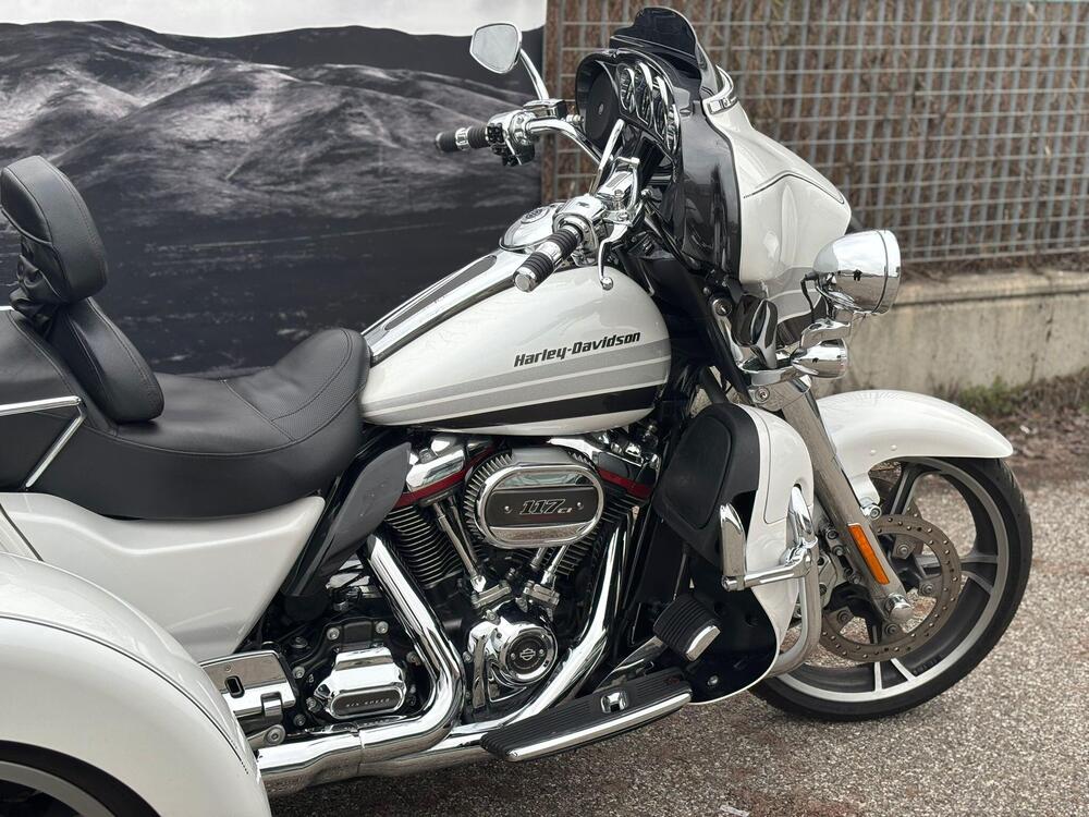 Harley-Davidson 117 CVO Tri Glide Ultra (2020) - FLHTCUTGSE_AF (10)