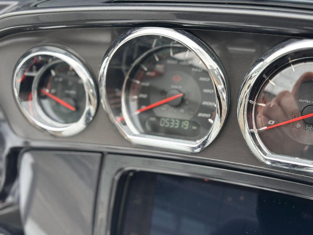 Harley-Davidson 117 CVO Tri Glide Ultra (2020) - FLHTCUTGSE_AF (12)